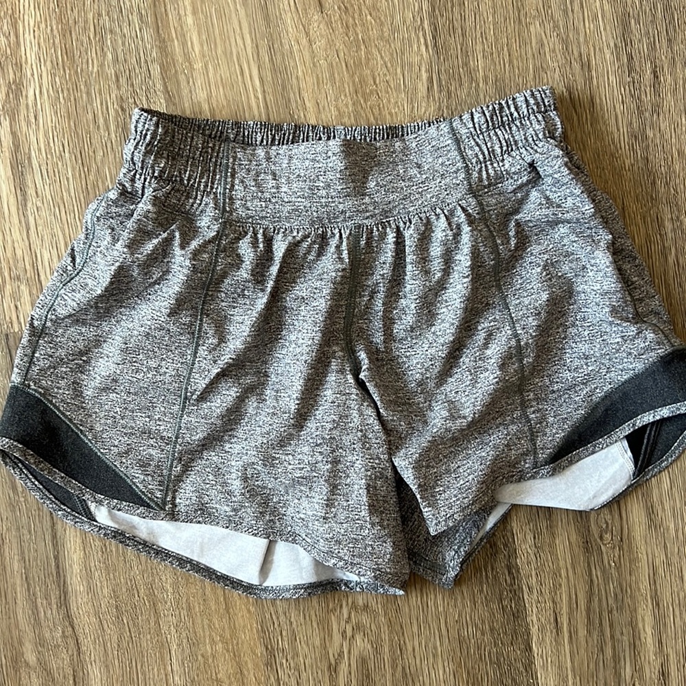 Lululemon Hotty Hot 4-inch shorts. Size 4 Tall.